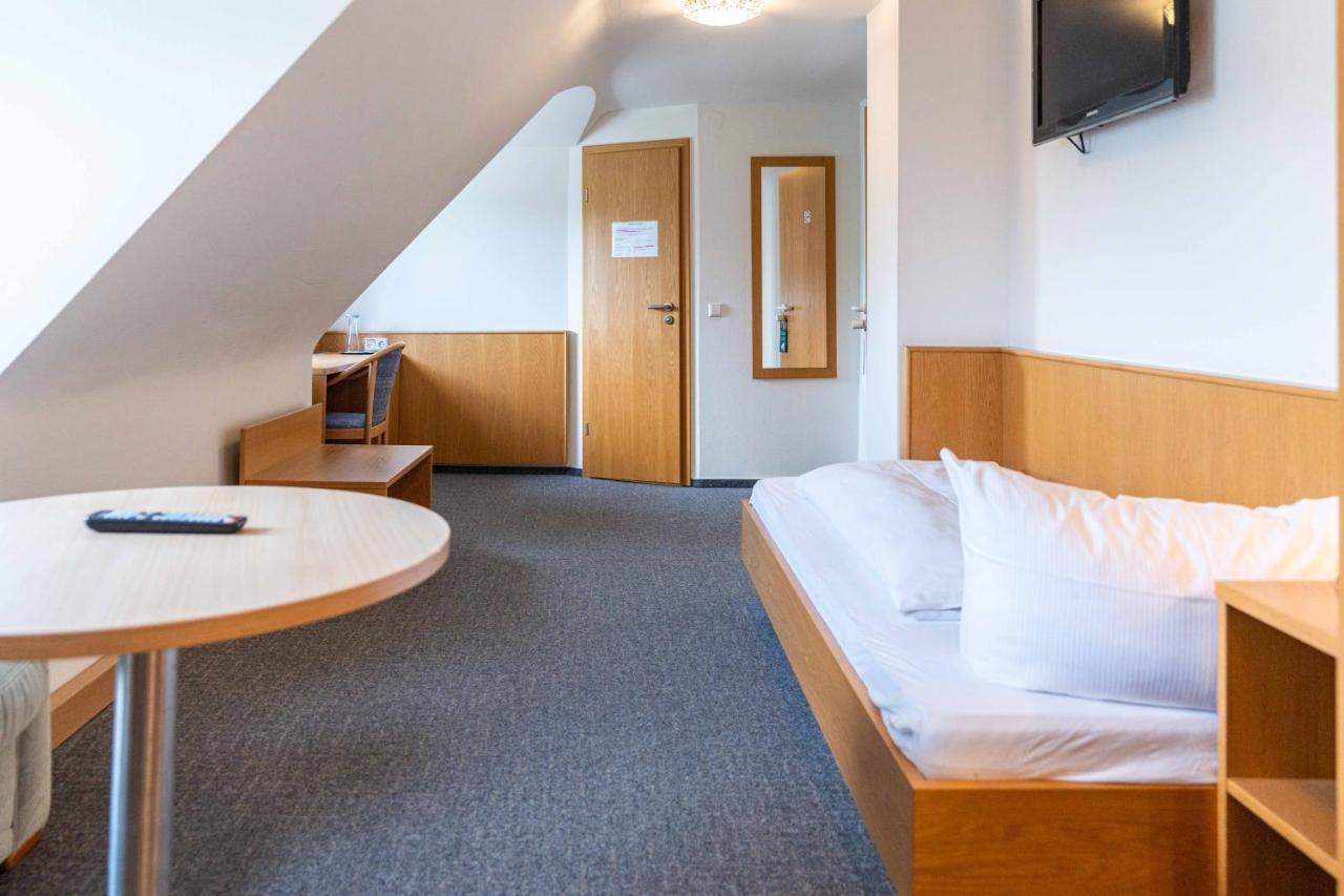 Hotel Am Roemerplatz ウルム エクステリア 写真